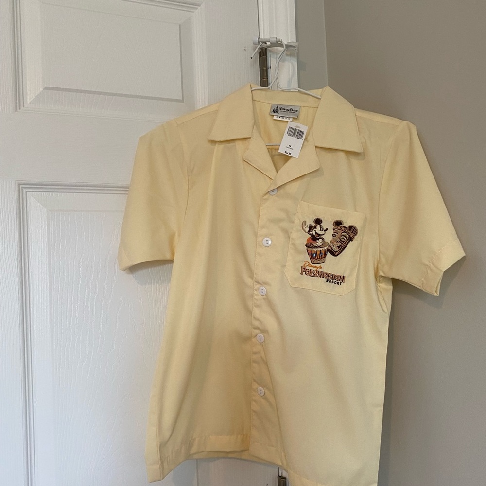NWT Disney’s Polynesian Resort shirt